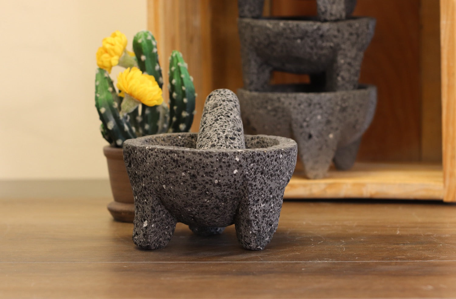 Middle Molcajete - Lava Stone - 5 Inch Molcajete 5 Inch Round